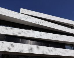 Kusters Perforatiepatroon aluminium gevelbekleding overzicht