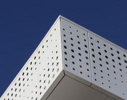 Kusters aluminium gevelbekleding close up
