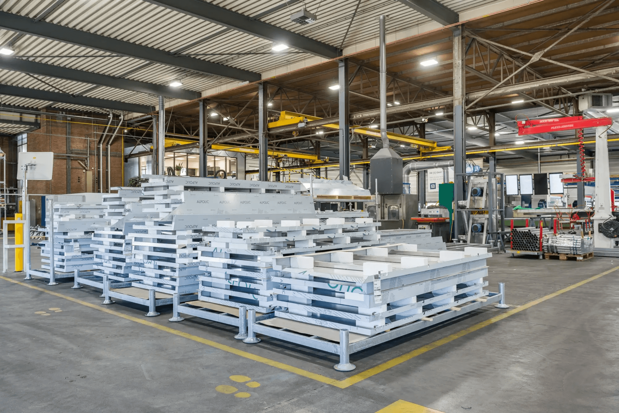 Detailfoto van aluminium gevelbekleding in productiehal VPT Versteeg in Heusden