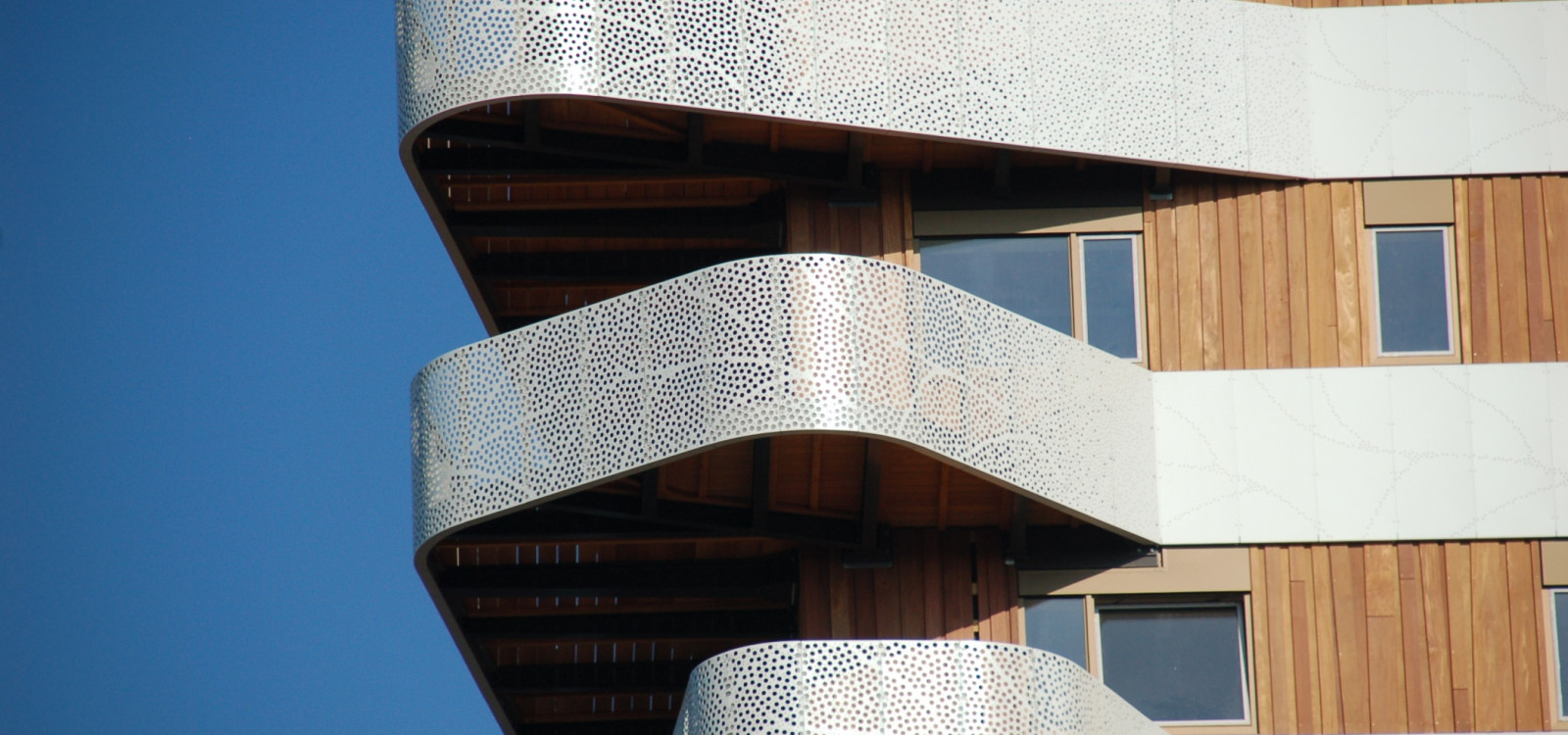 De Witte Roos Nijmegen Art Punch Perforeren Gevelpanelen Aluminium Hekwerk Gevel-6