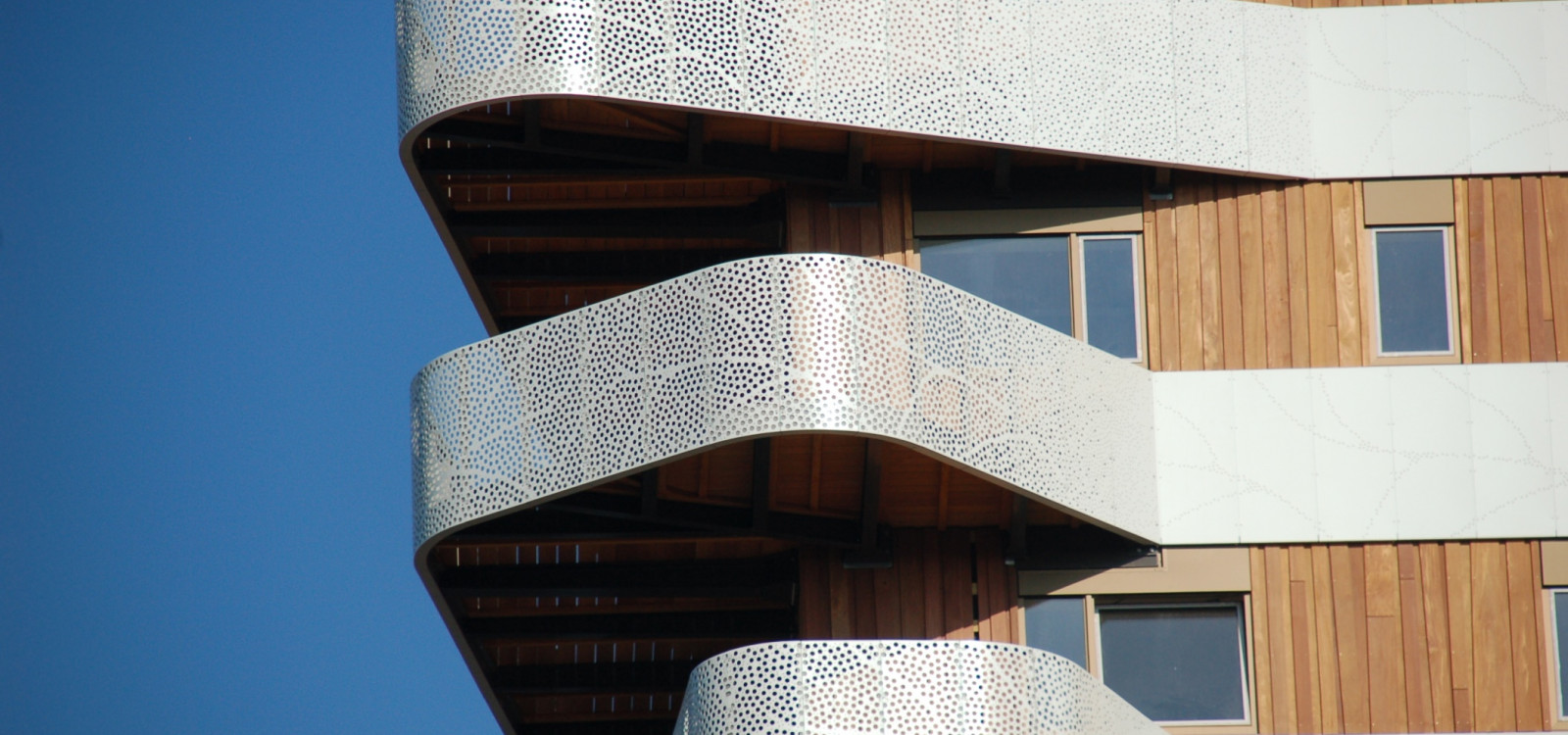 De Witte Roos Nijmegen Art Punch Perforeren Gevelpanelen Aluminium Hekwerk Gevel-6